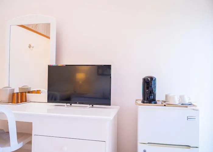 Shields Negril Villas